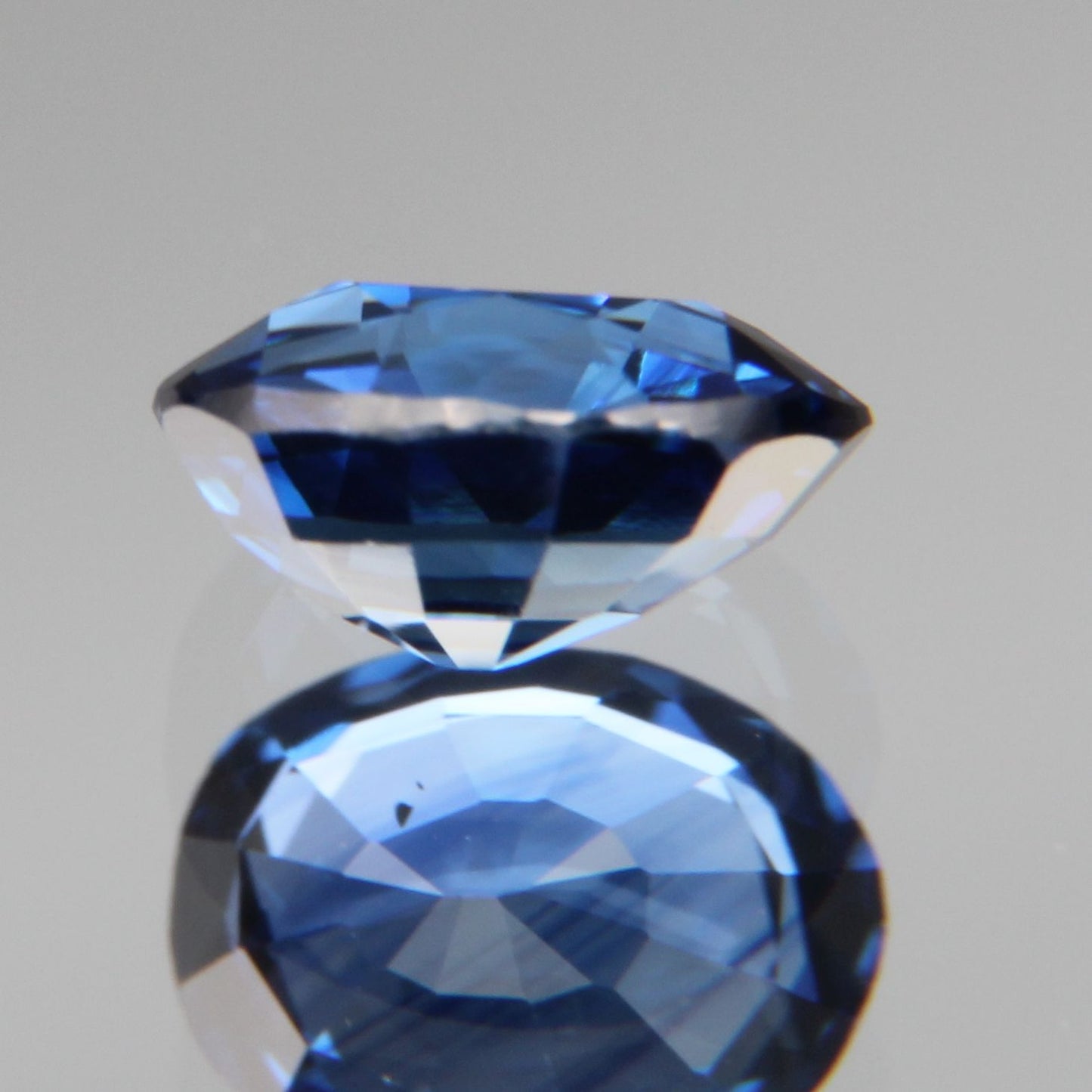 Blauer Saphir 0.52ct
