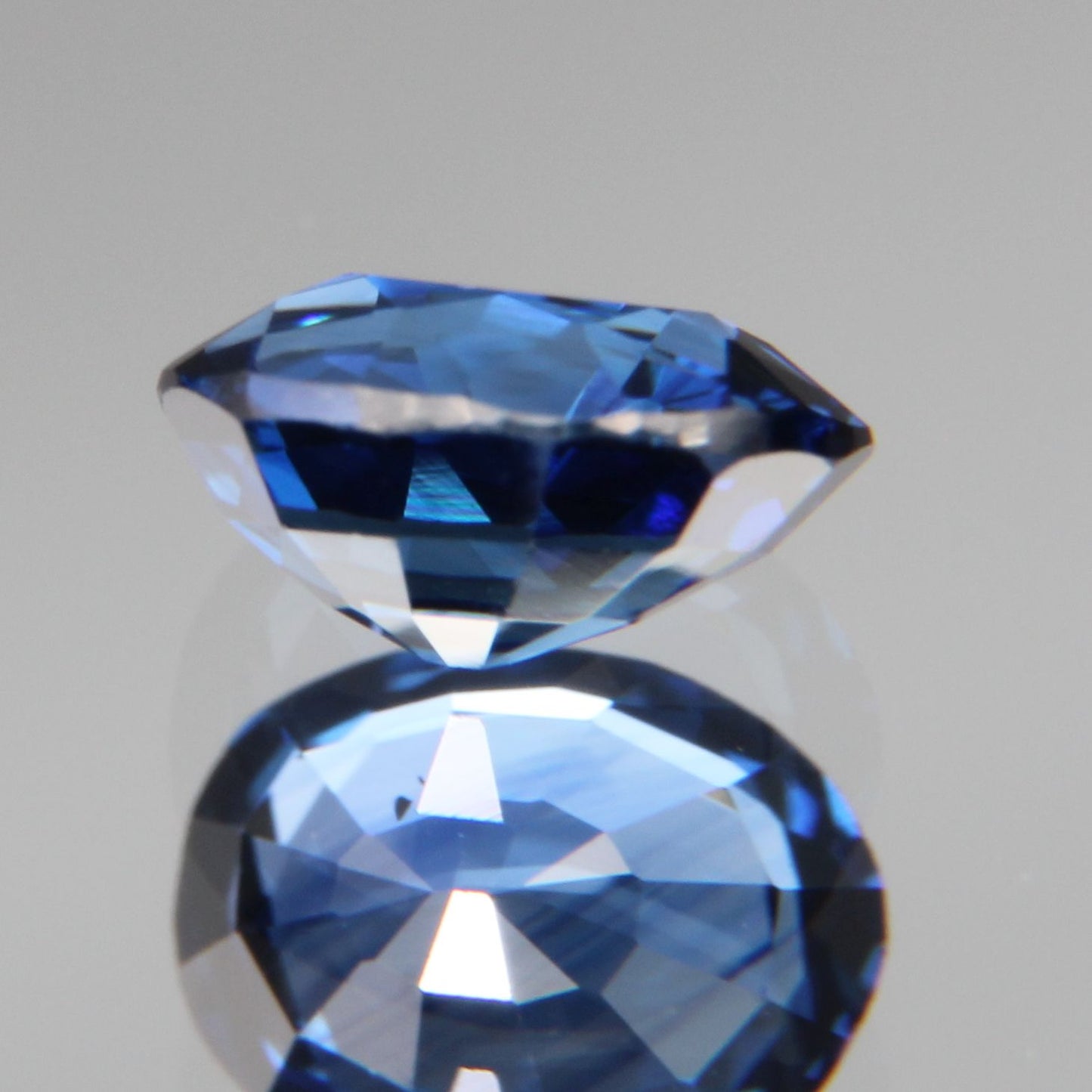 Blauer Saphir 0.52ct