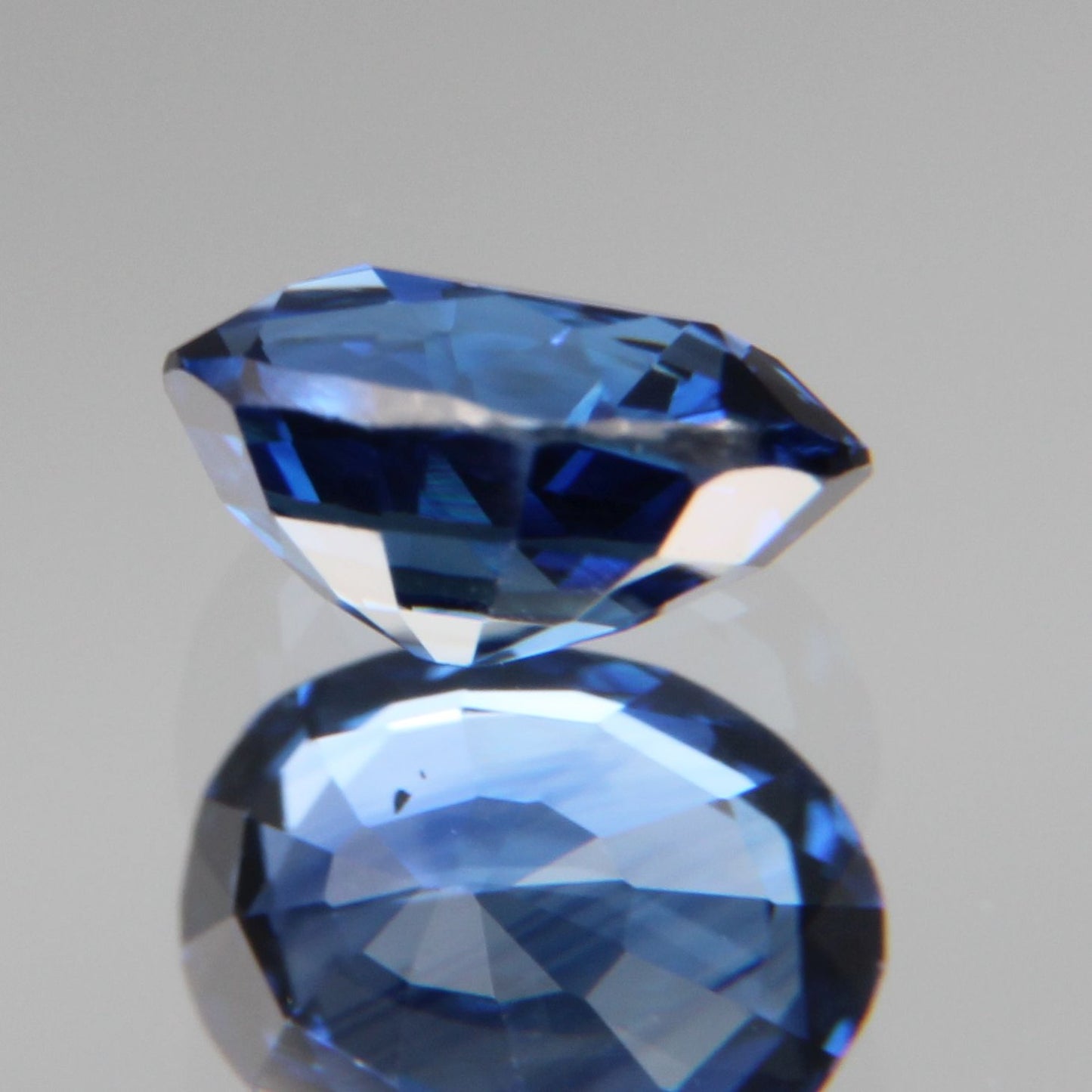 Blauer Saphir 0.52ct