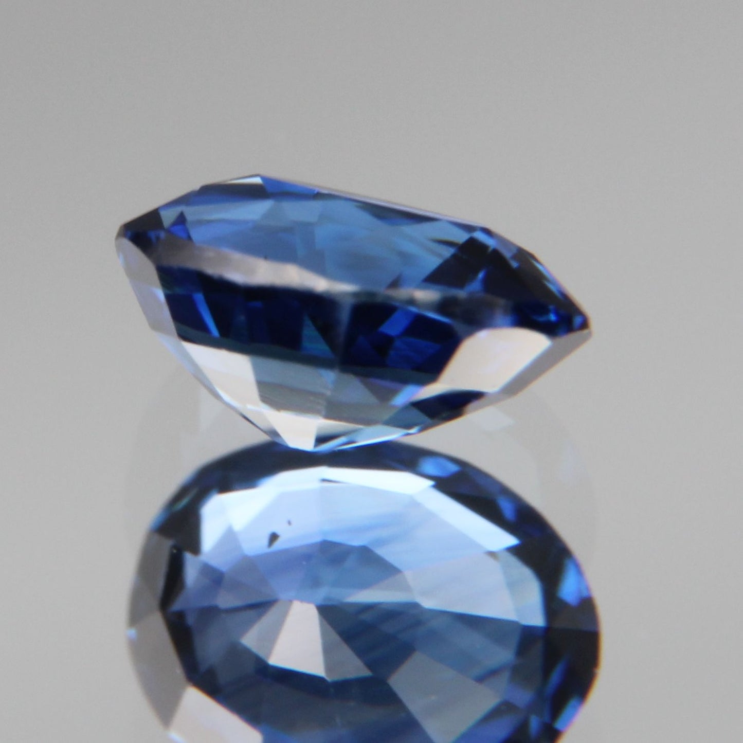 Blauer Saphir 0.52ct