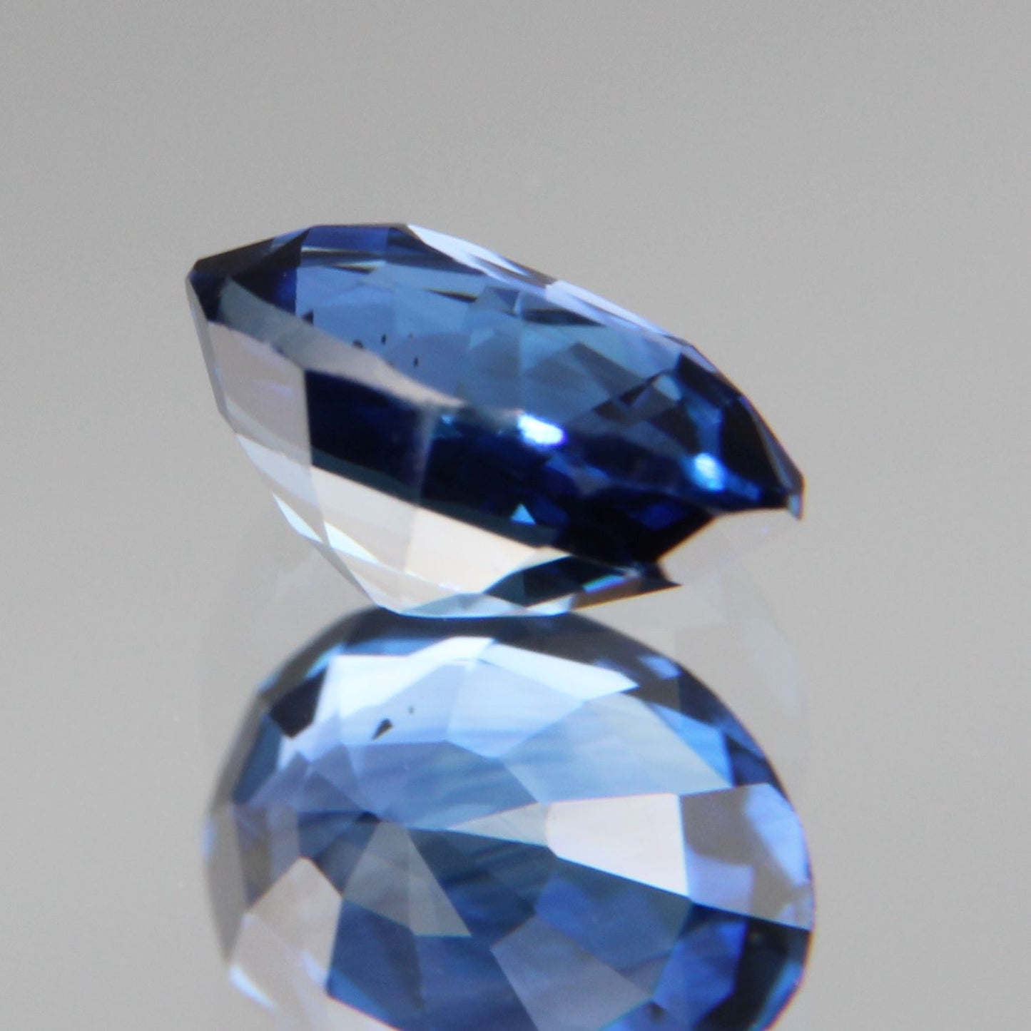 Blauer Saphir 0.52ct