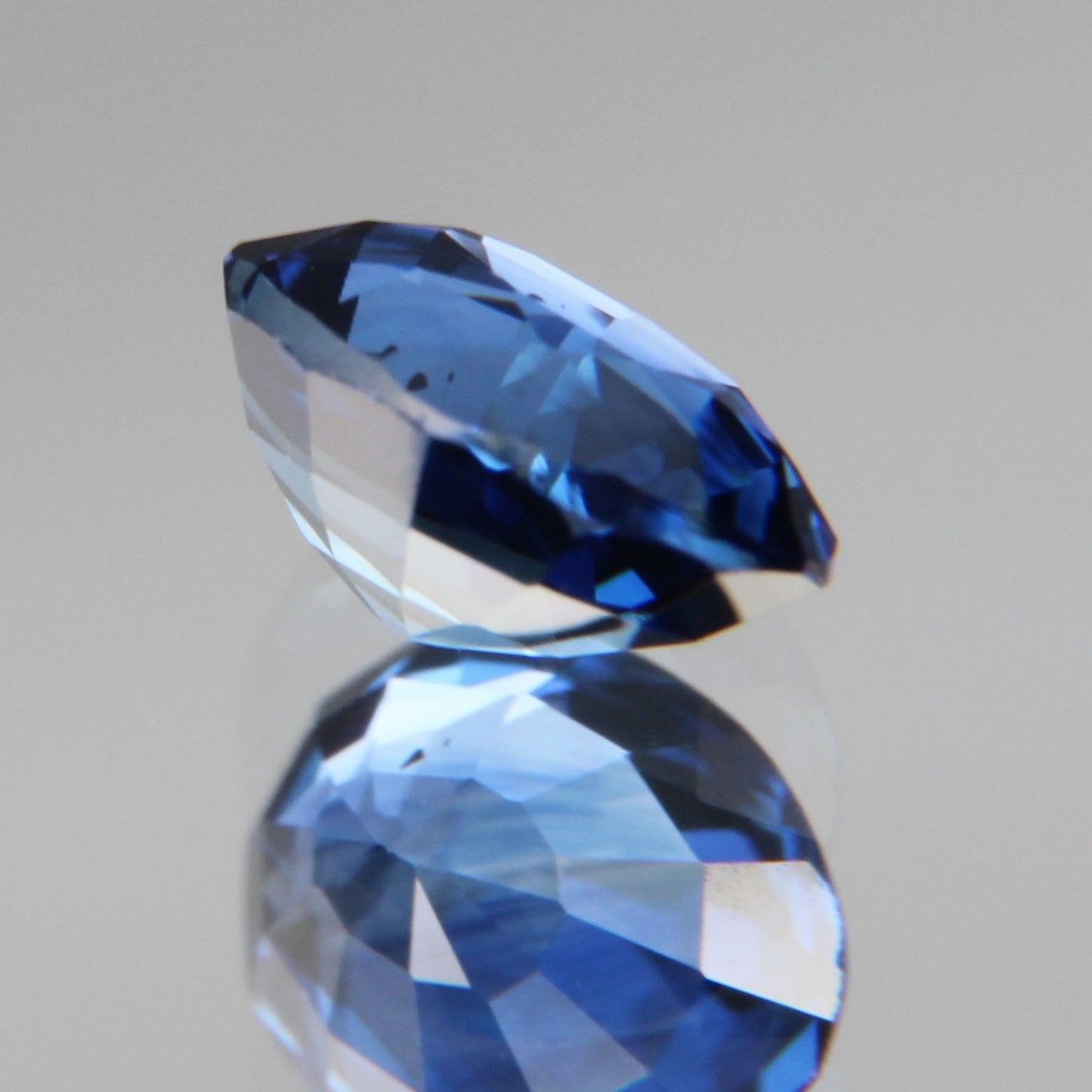 Blauer Saphir 0.52ct
