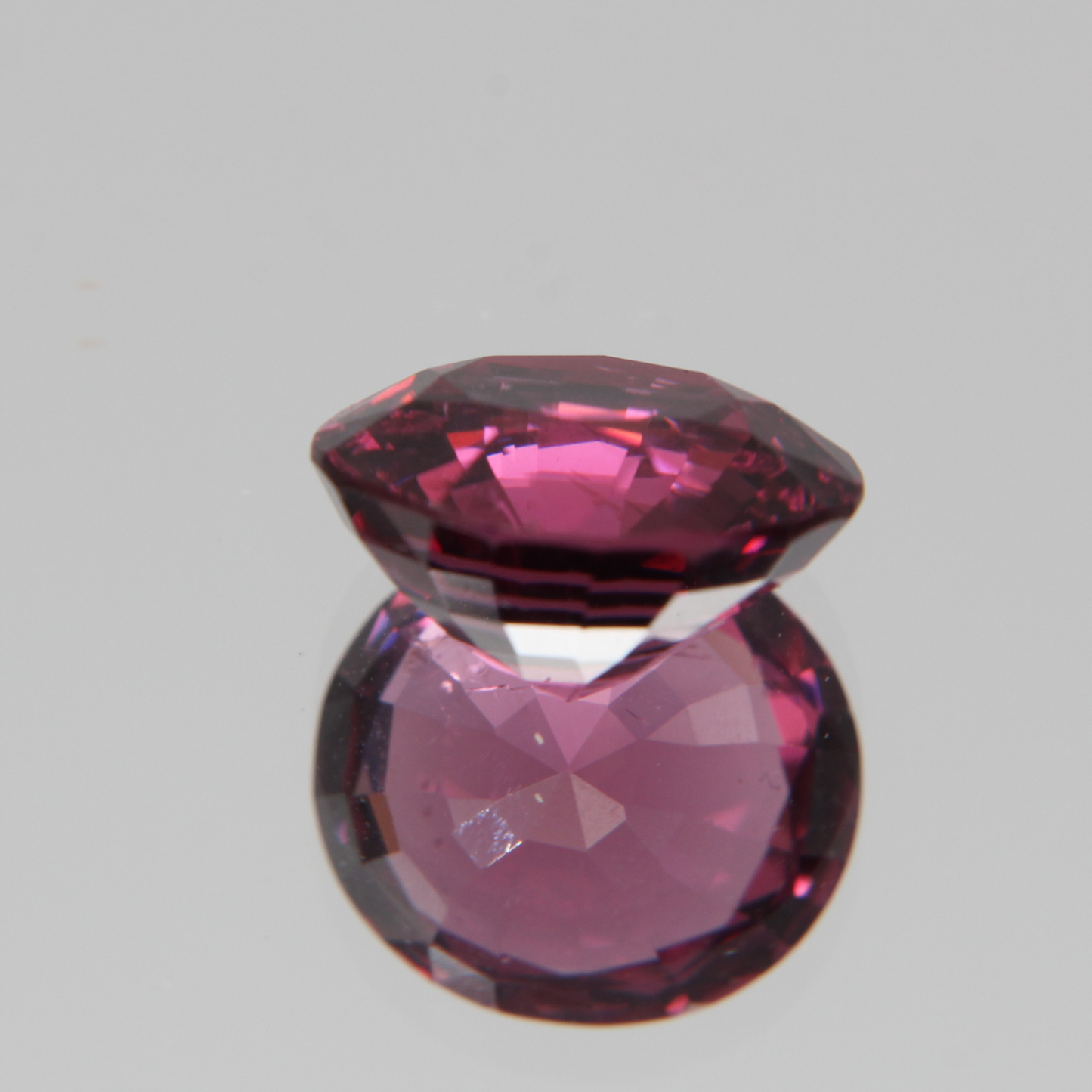 Pink-Red Spinel 5.57ct
