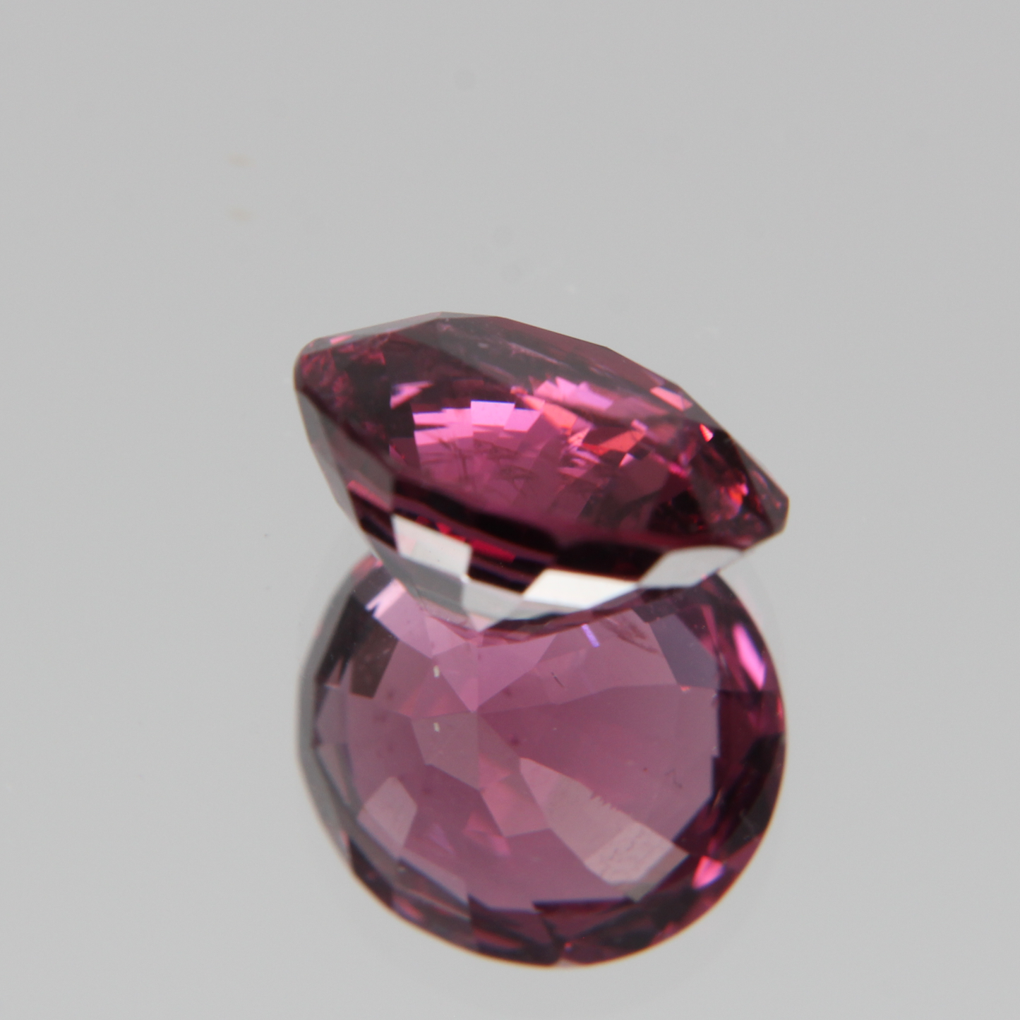 Pink-Red Spinel 5.57ct