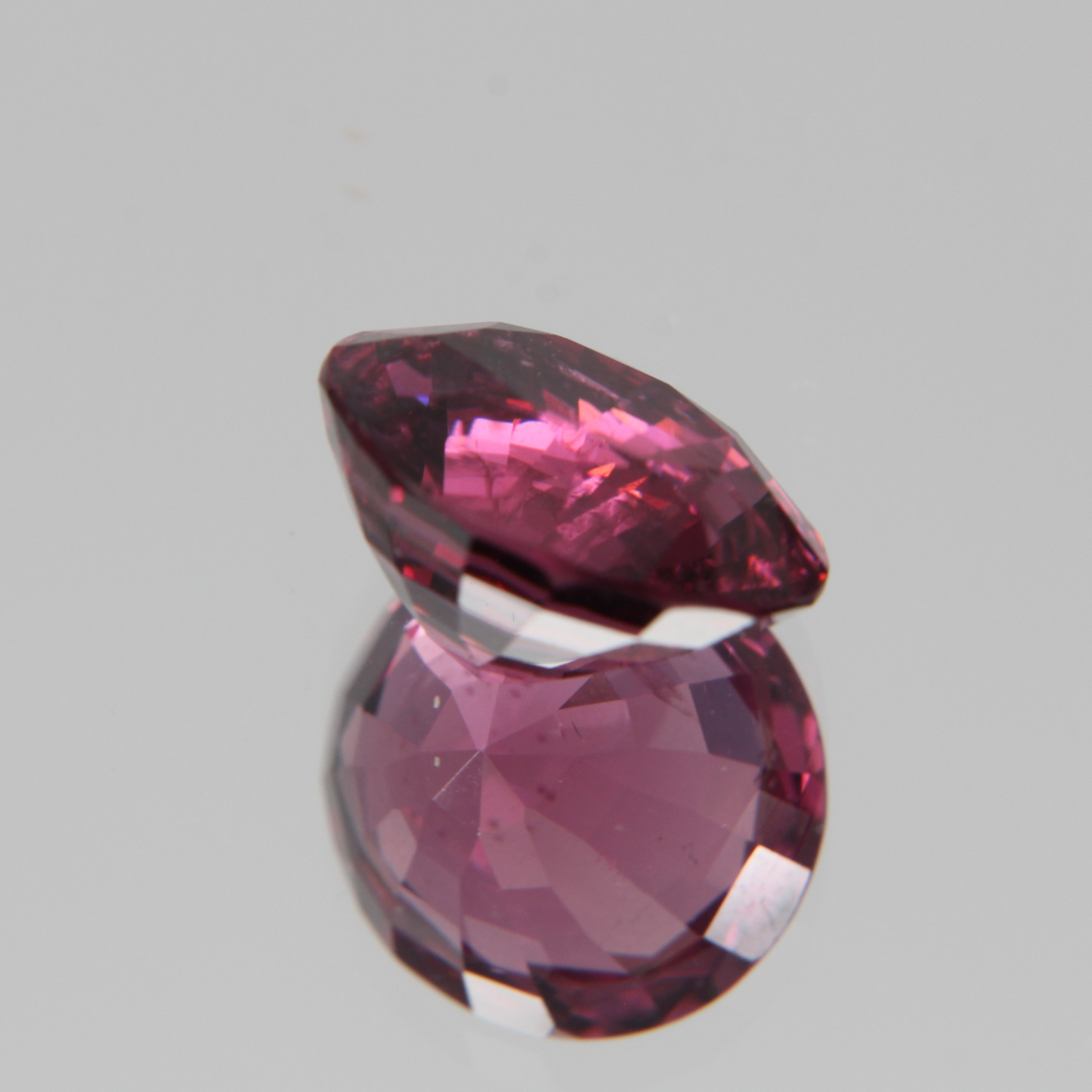 Pink-Red Spinel 5.57ct