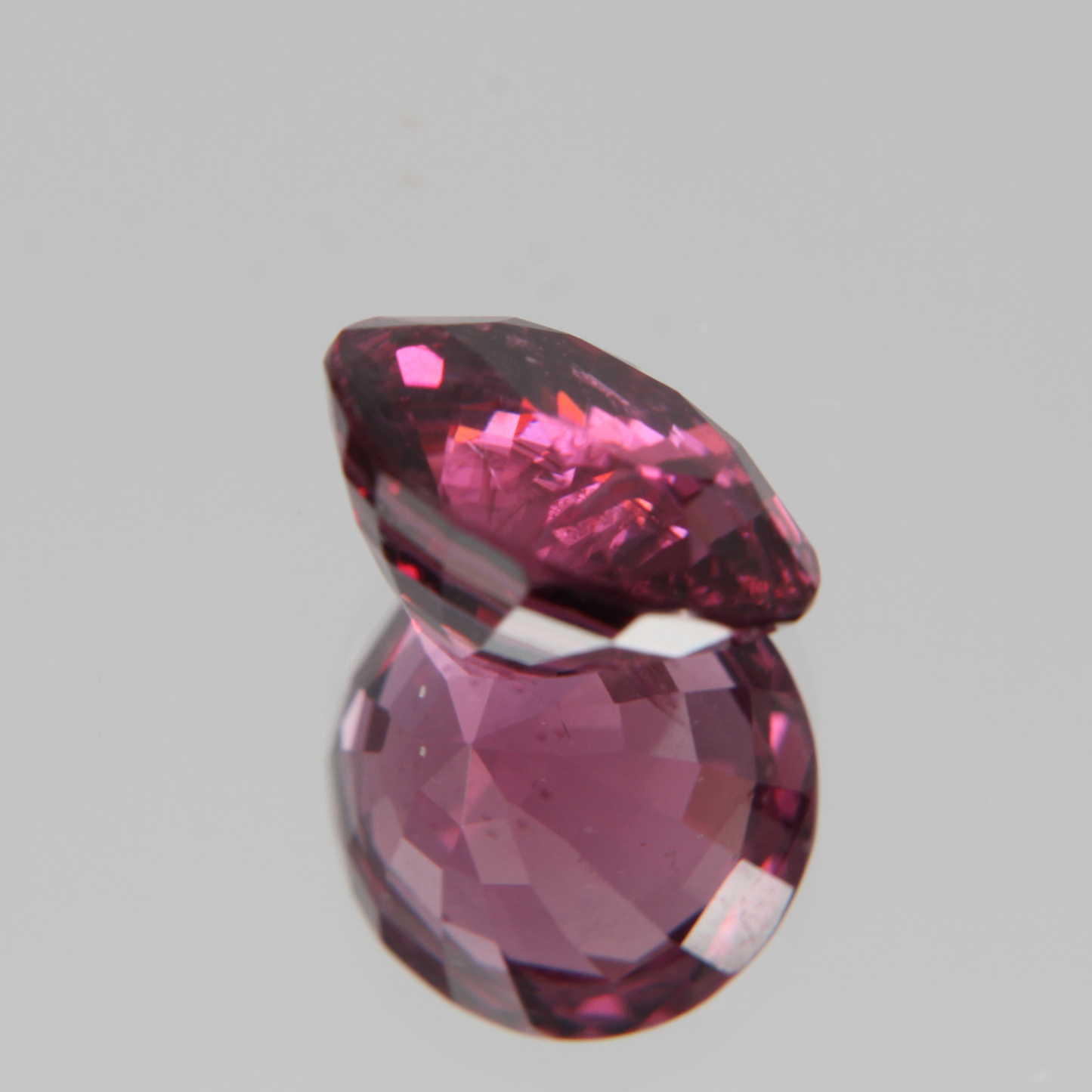 Pink-Red Spinel 5.57ct