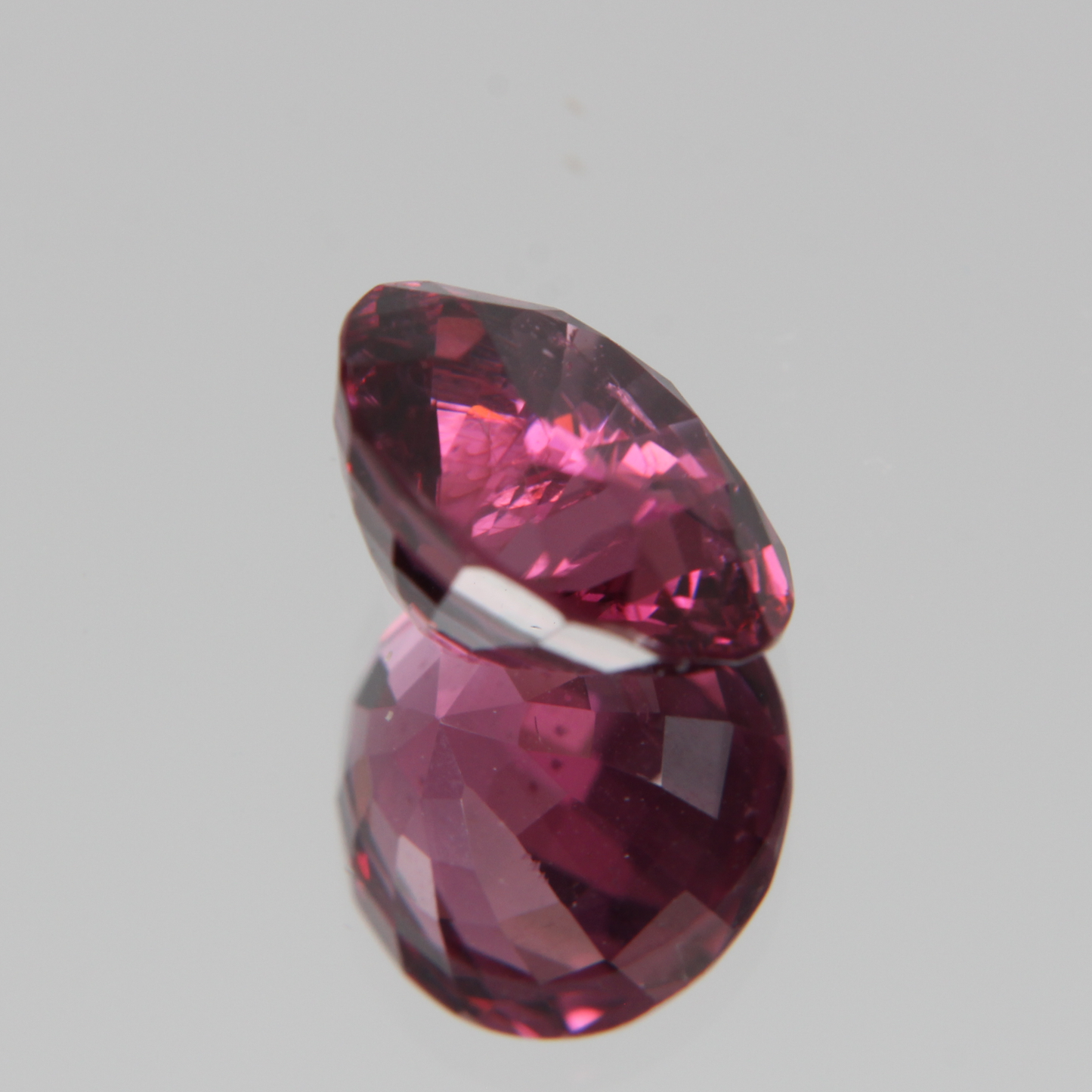 Pink-Red Spinel 5.57ct