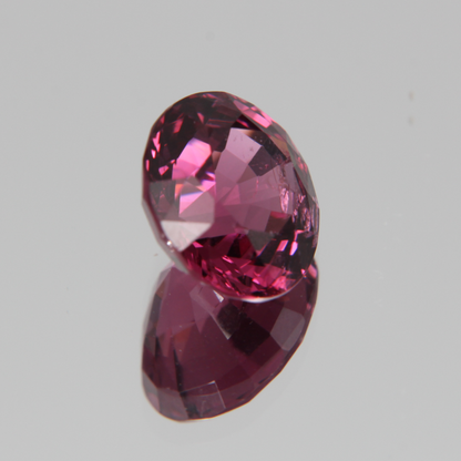 Pink-Red Spinel 5.57ct