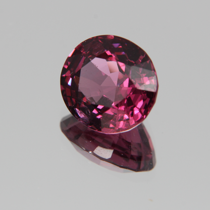 Pink-Red Spinel 5.57ct