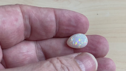 White Opal 4.85 ct