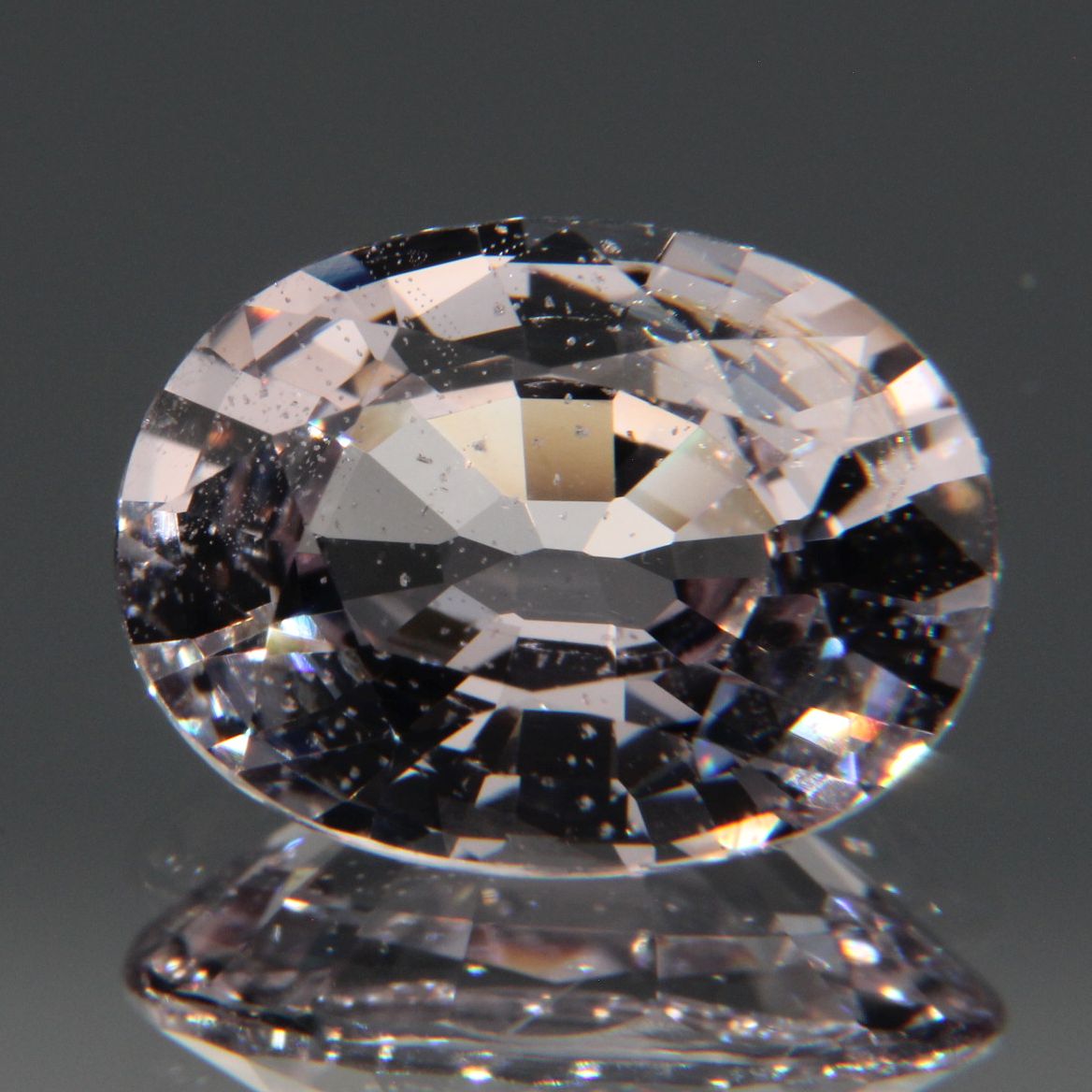 Hellvioletter Spinell 3.26ct