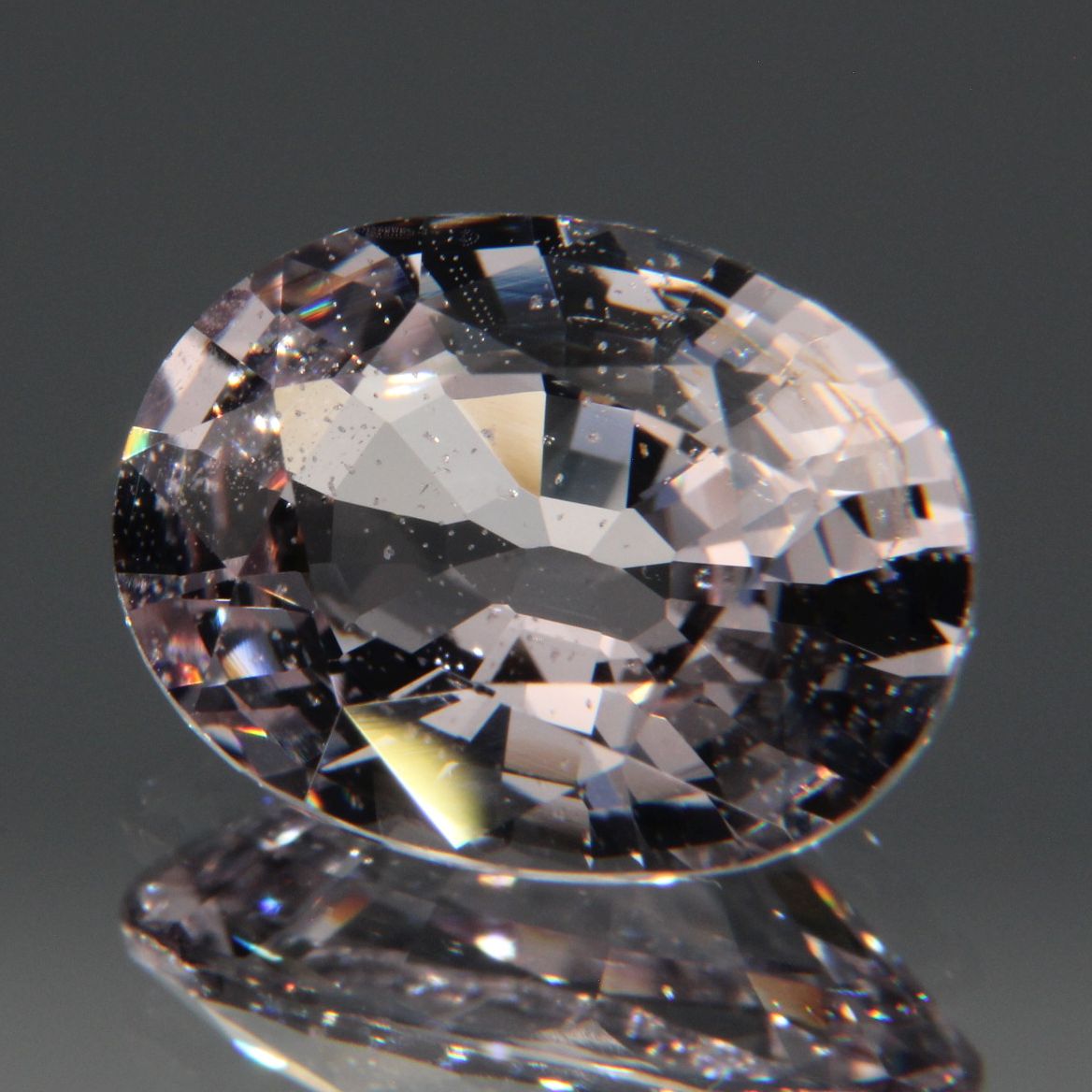 Hellvioletter Spinell 3.26ct