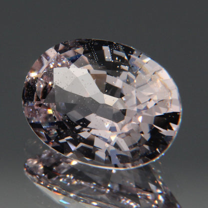 Hellvioletter Spinell 3.26ct