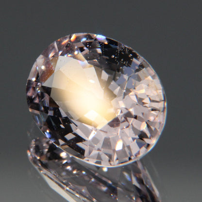 Hellvioletter Spinell 3.26ct