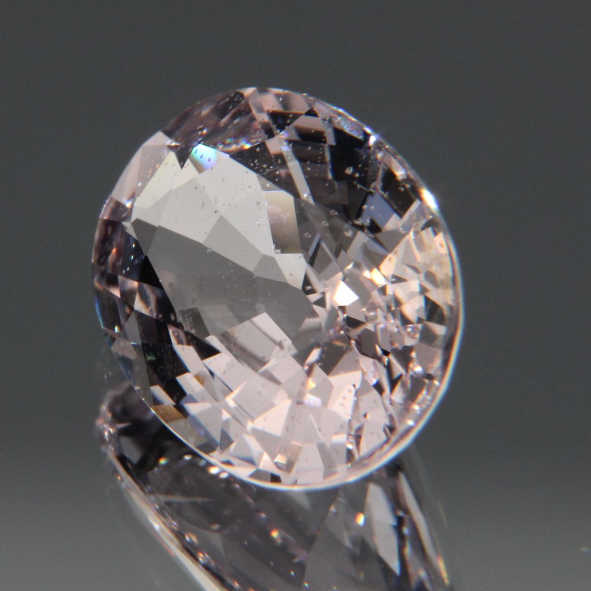 Hellvioletter Spinell 3.26ct