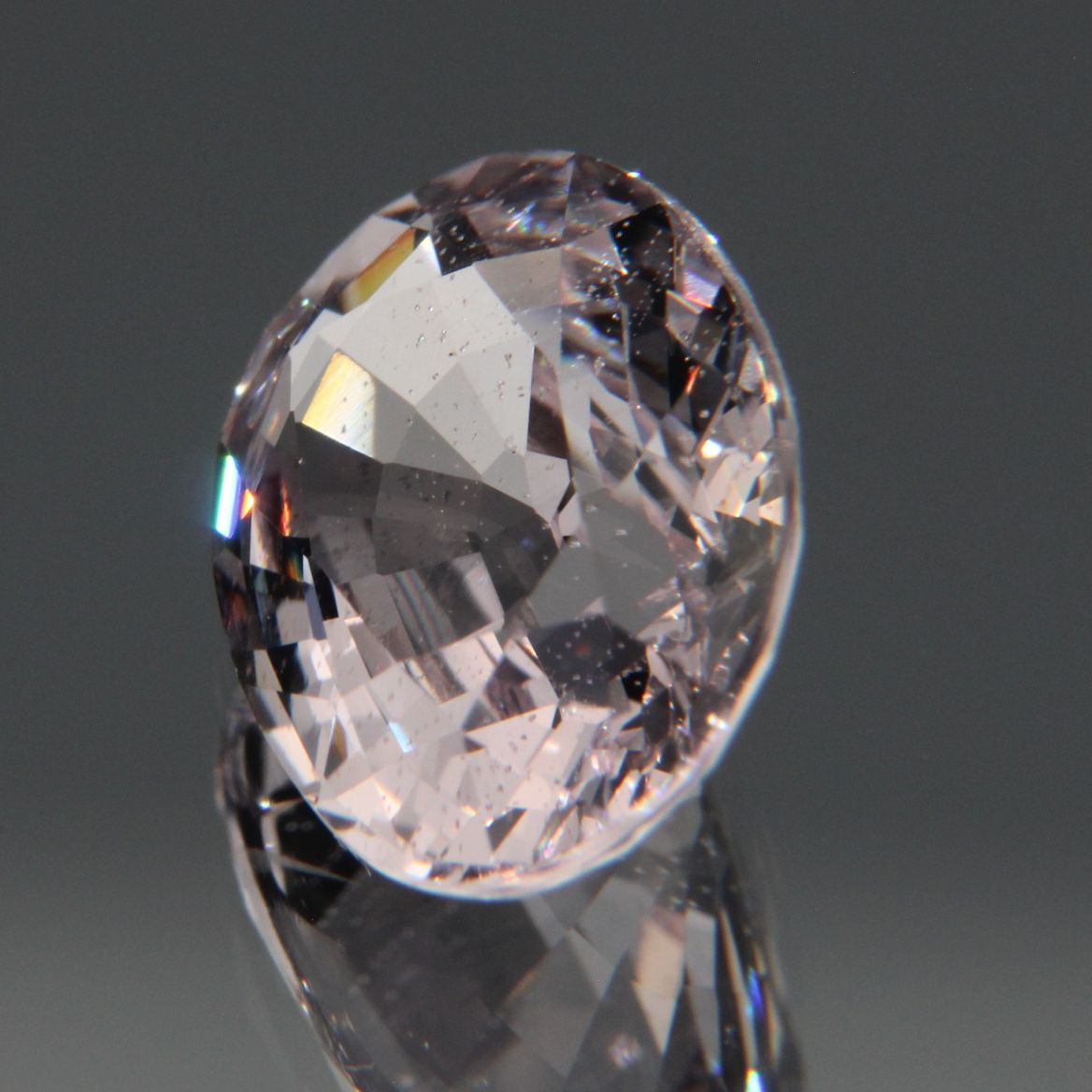 Hellvioletter Spinell 3.26ct