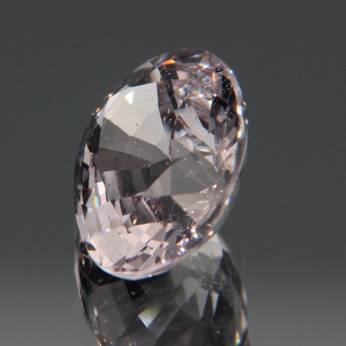 Hellvioletter Spinell 3.26ct