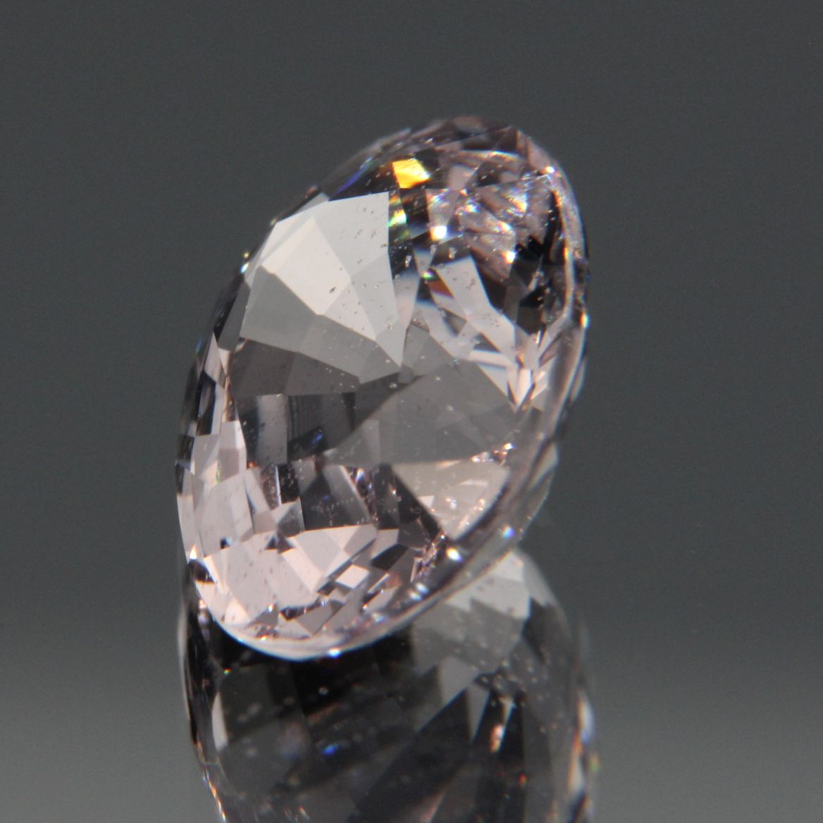Hellvioletter Spinell 3.26ct