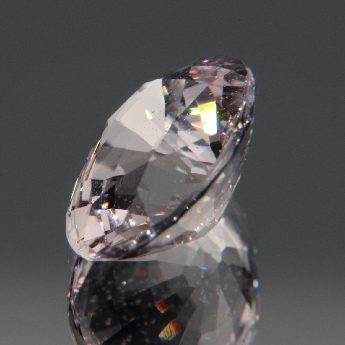 Hellvioletter Spinell 3.26ct