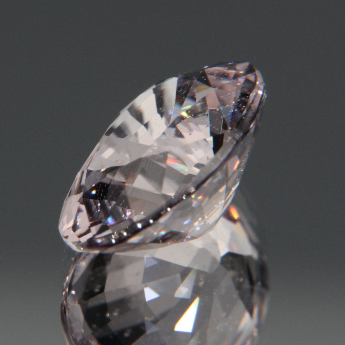Hellvioletter Spinell 3.26ct