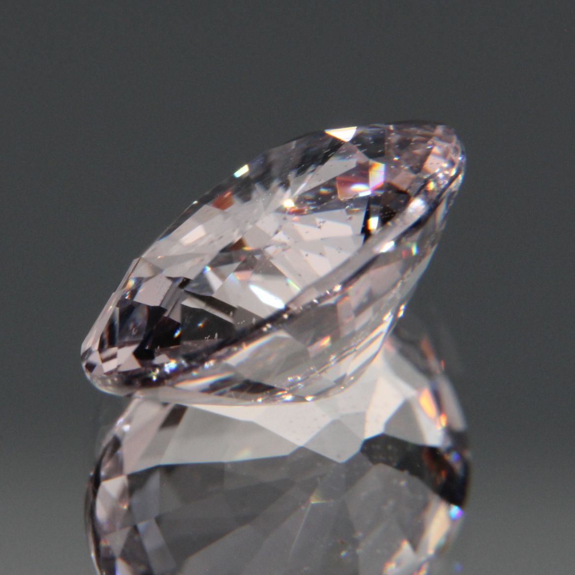 Hellvioletter Spinell 3.26ct