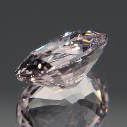 Hellvioletter Spinell 3.26ct