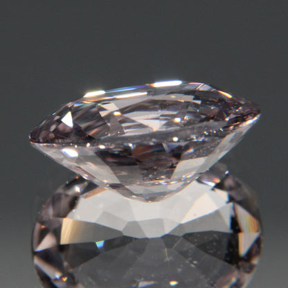 Hellvioletter Spinell 3.26ct