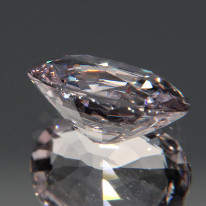 Hellvioletter Spinell 3.26ct