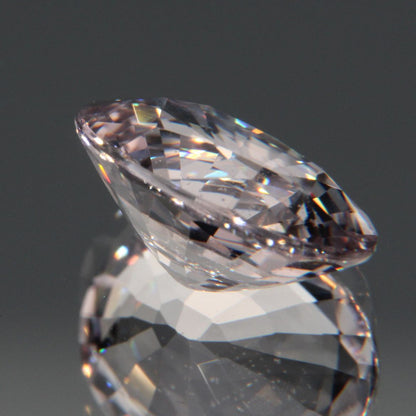 Hellvioletter Spinell 3.26ct