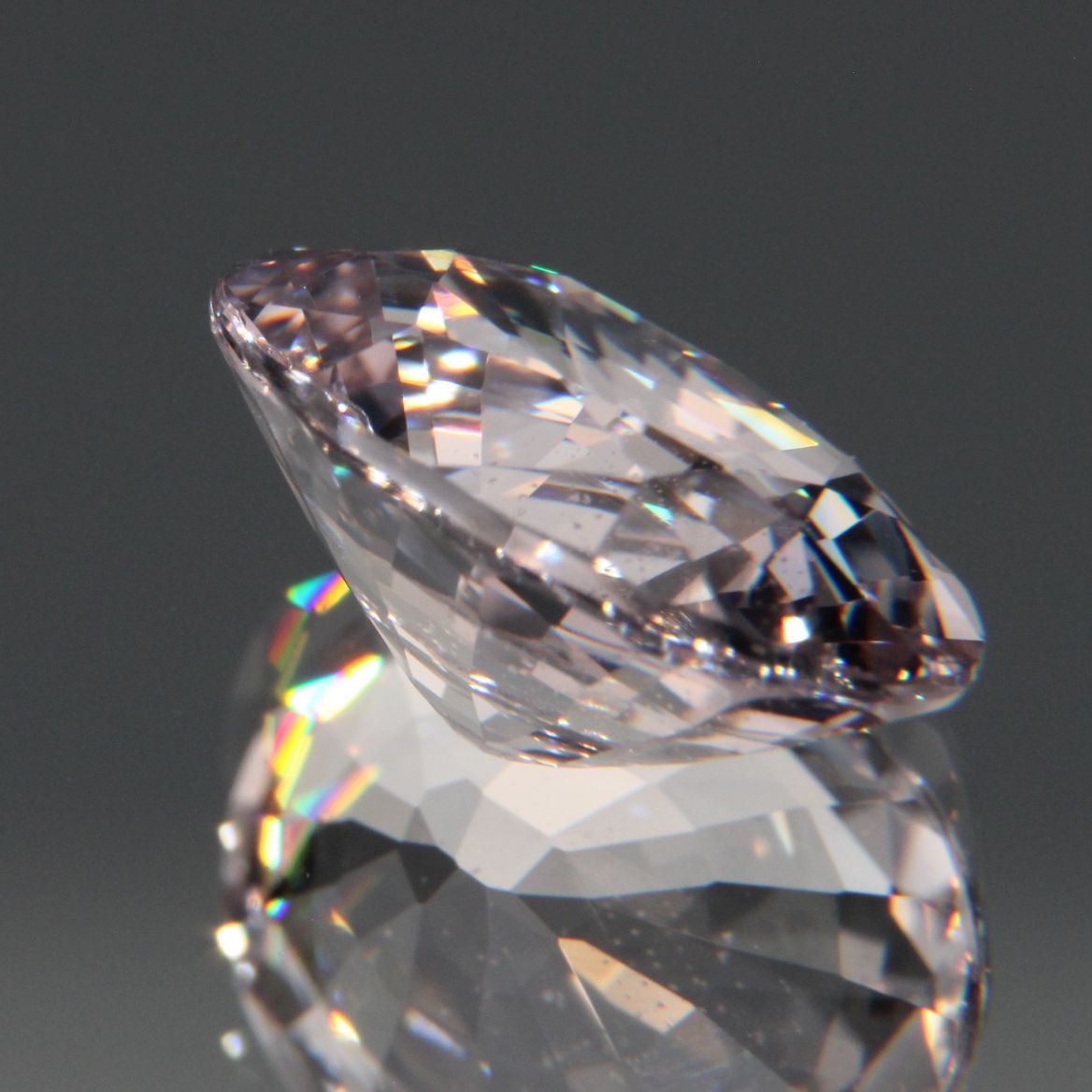 Hellvioletter Spinell 3.26ct