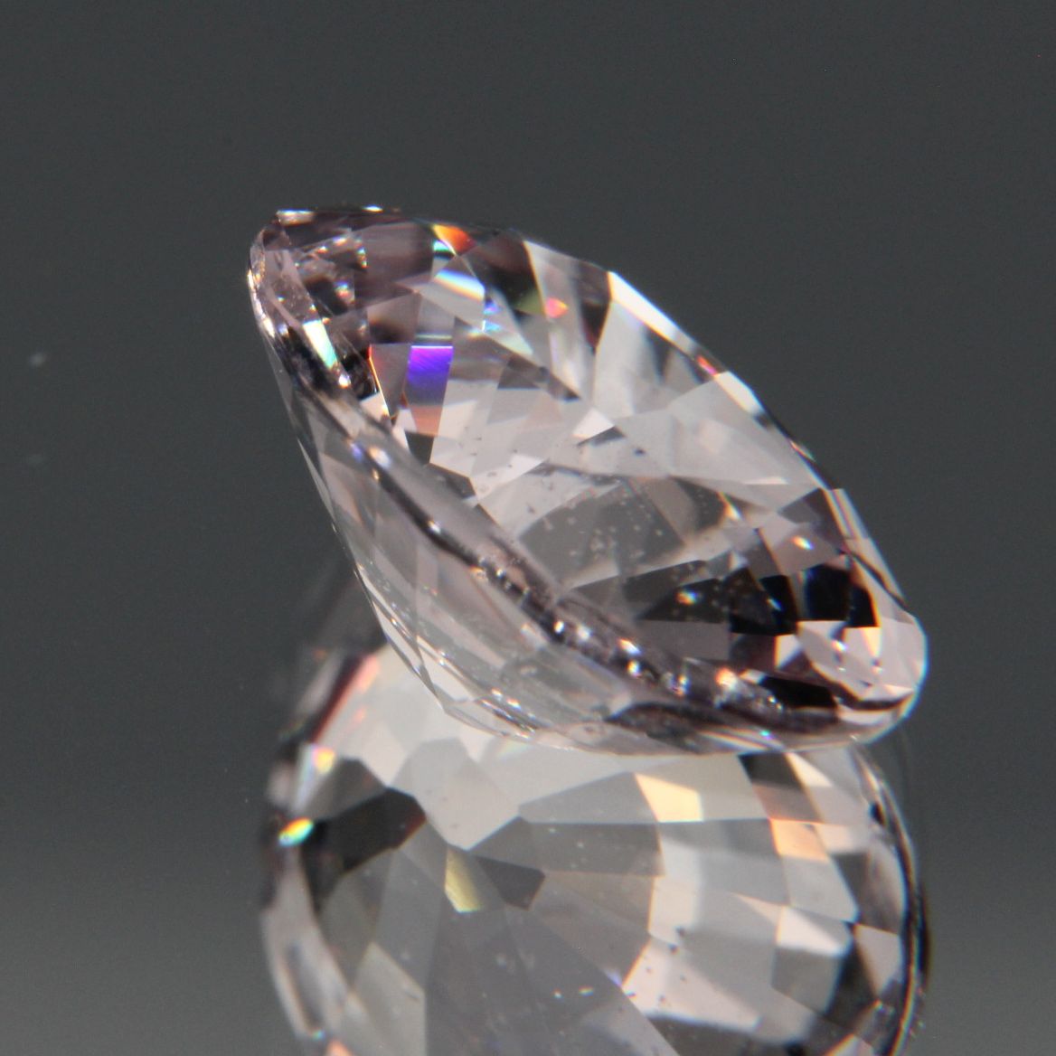 Hellvioletter Spinell 3.26ct