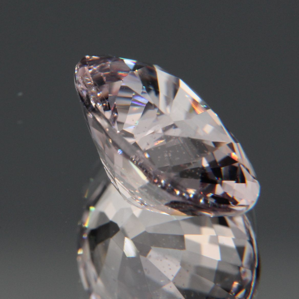 Hellvioletter Spinell 3.26ct