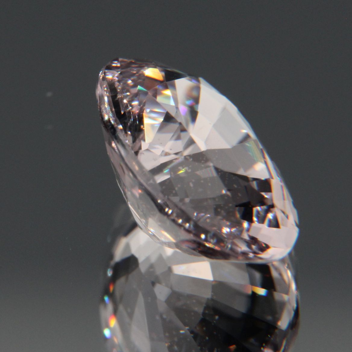 Hellvioletter Spinell 3.26ct
