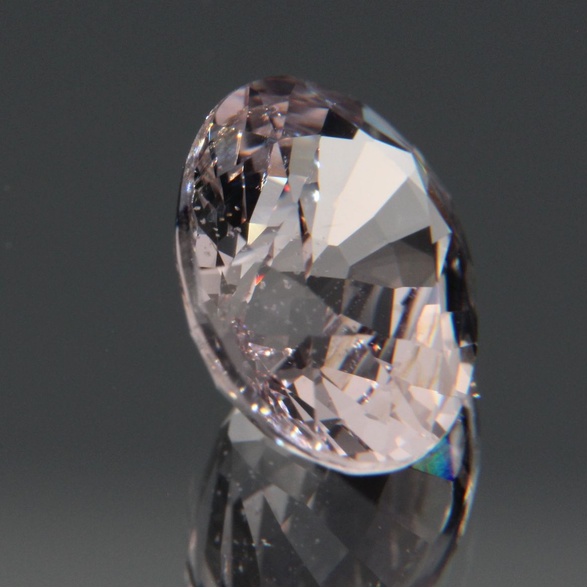 Hellvioletter Spinell 3.26ct