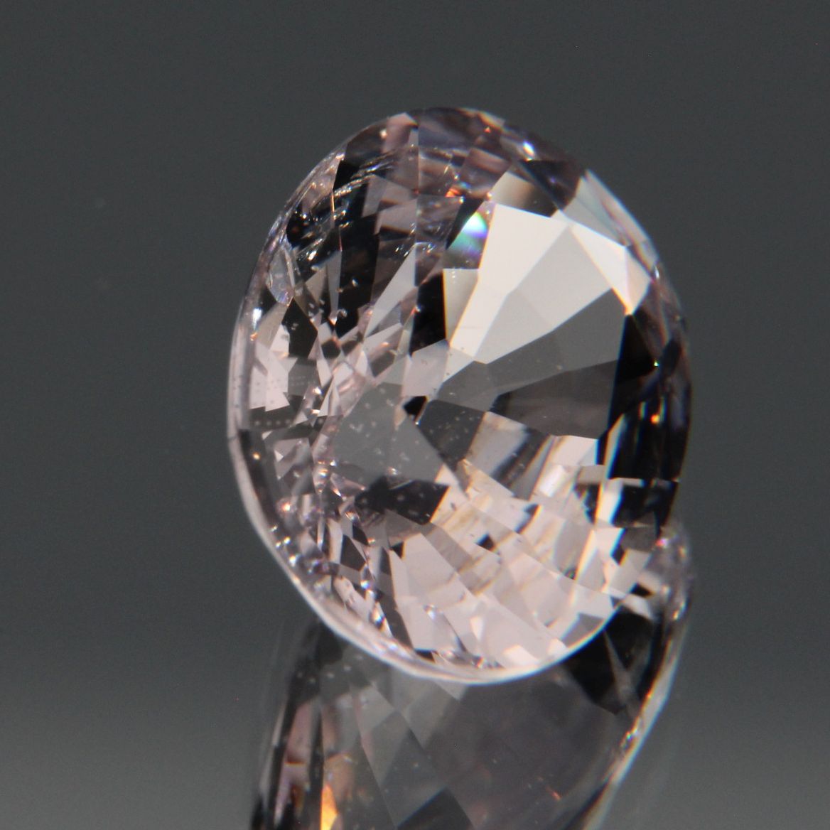 Hellvioletter Spinell 3.26ct