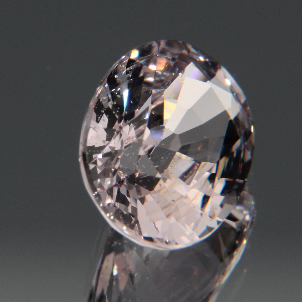 Hellvioletter Spinell 3.26ct