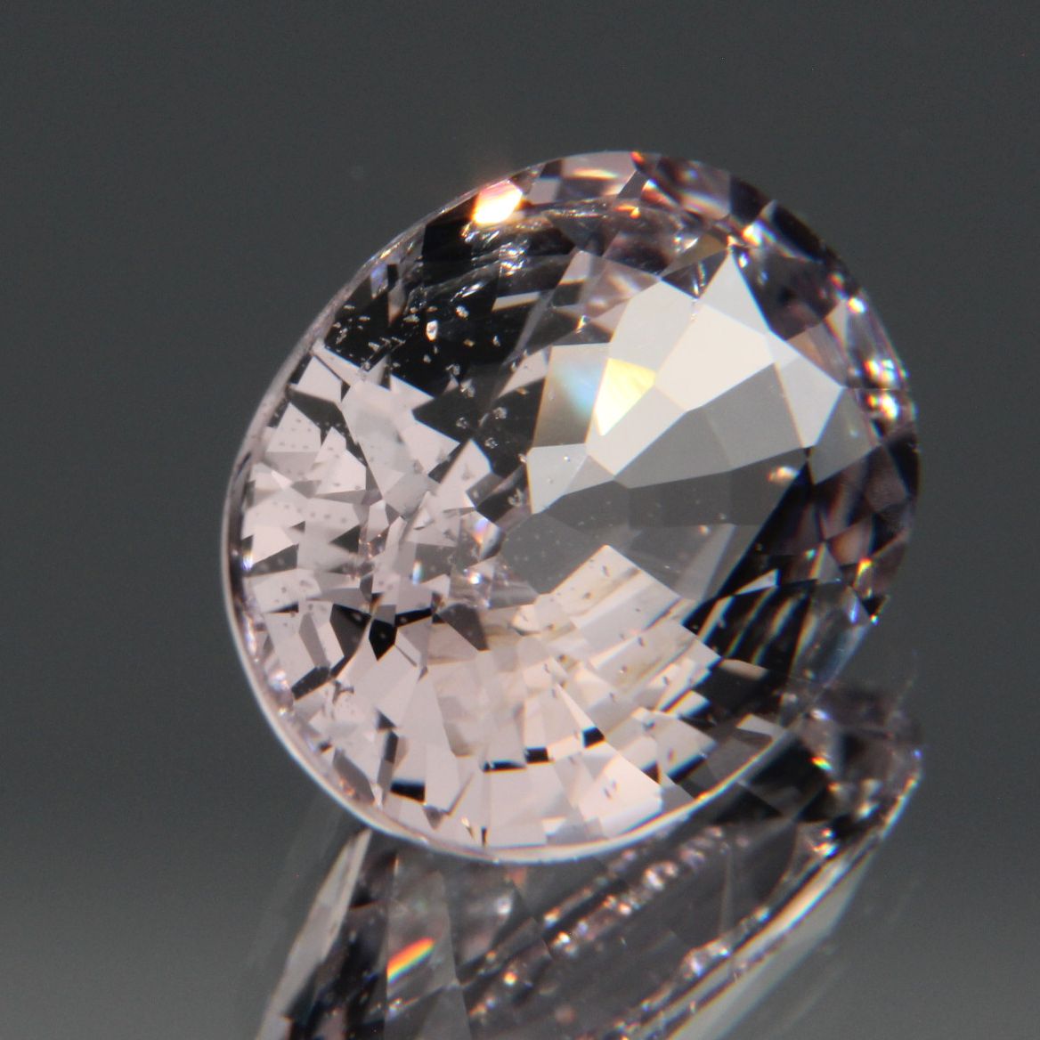 Hellvioletter Spinell 3.26ct