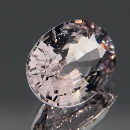 Hellvioletter Spinell 3.26ct