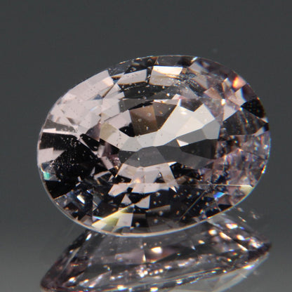 Hellvioletter Spinell 3.26ct