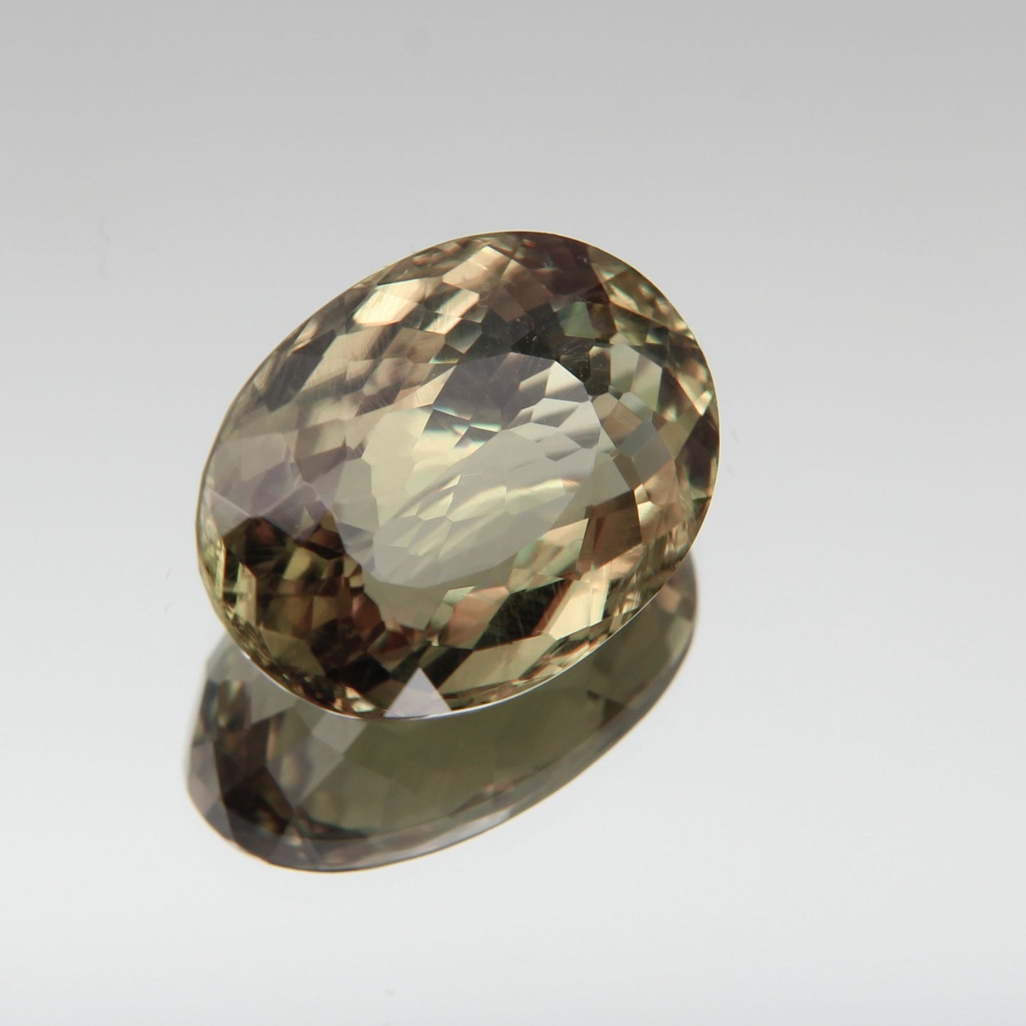 Diaspor (Sultanit) 10.10 ct