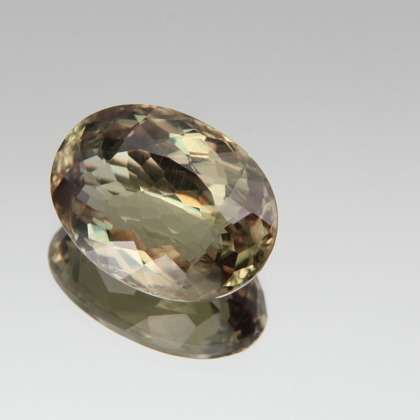 Diaspor (Sultanit) 10.10 ct