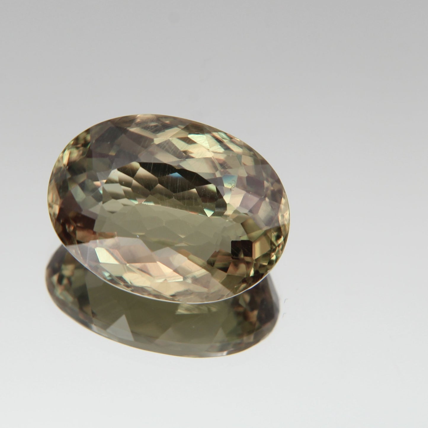 Diaspor (Sultanit) 10.10 ct