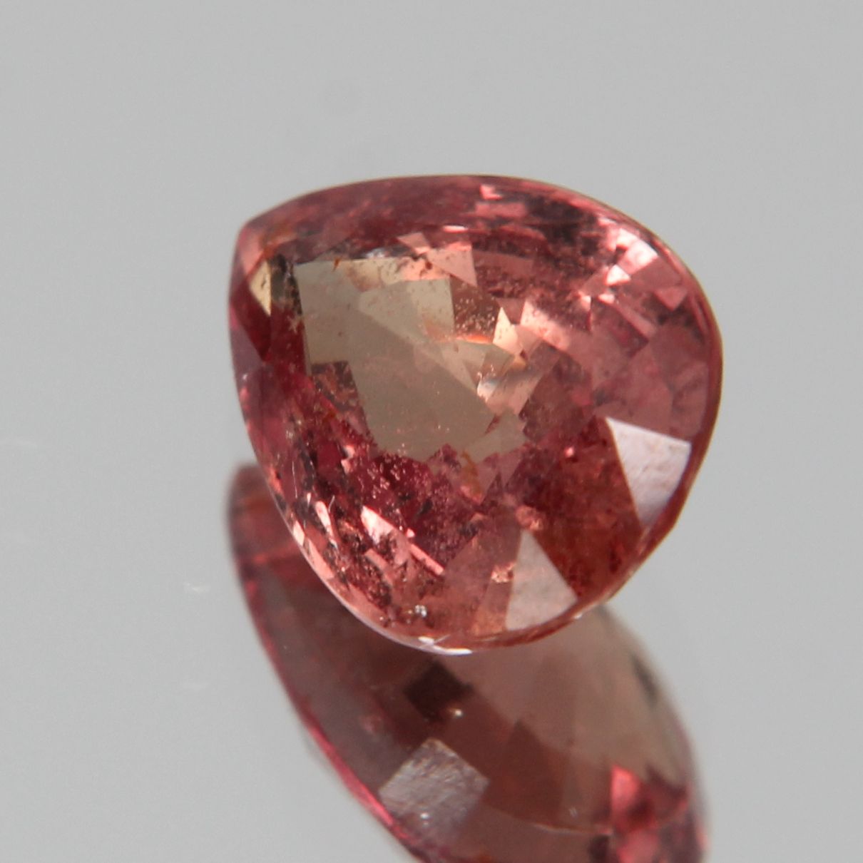 Padparadscha Sapphire 1.06 ct