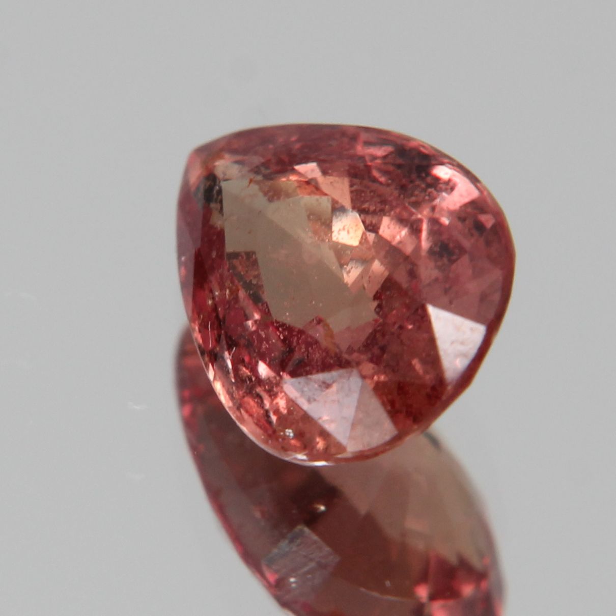 Padparadscha Sapphire 1.06 ct