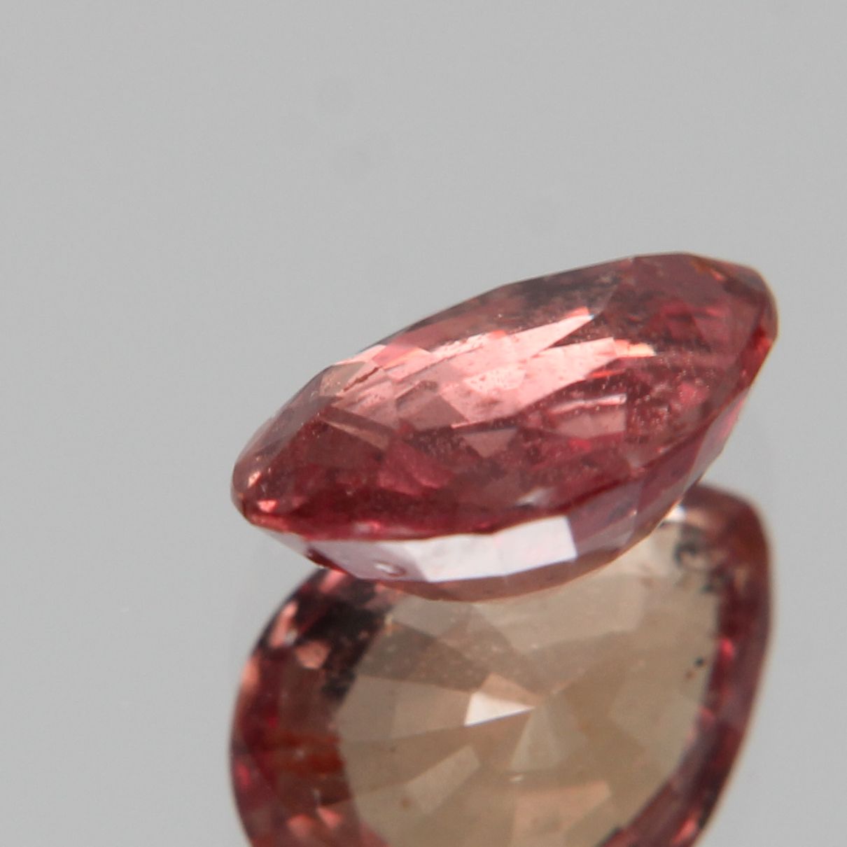 Padparadscha Sapphire 1.06 ct