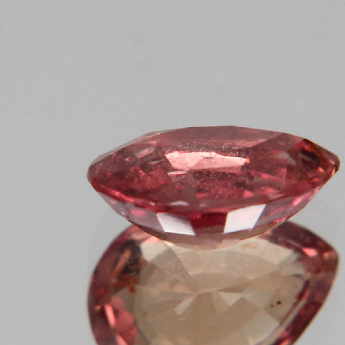 Padparadscha Sapphire 1.06 ct