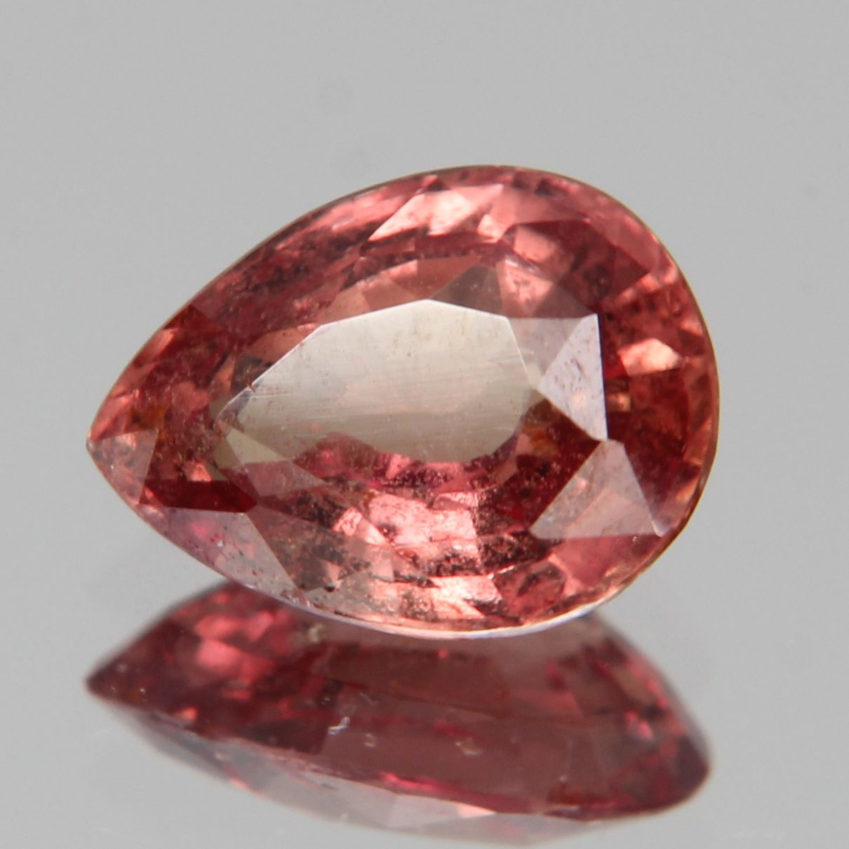 Padparadscha Sapphire 1.06 ct