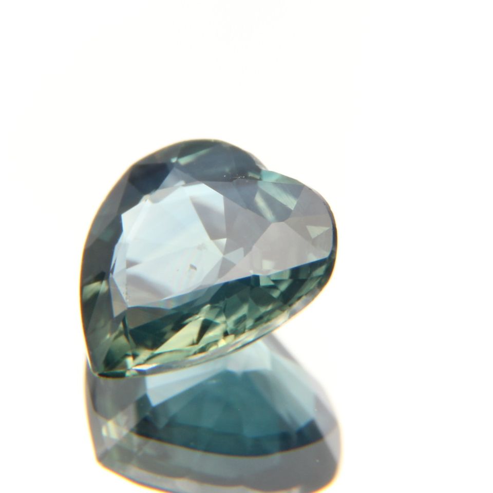 zweifarbiger Saphir 1.04 ct