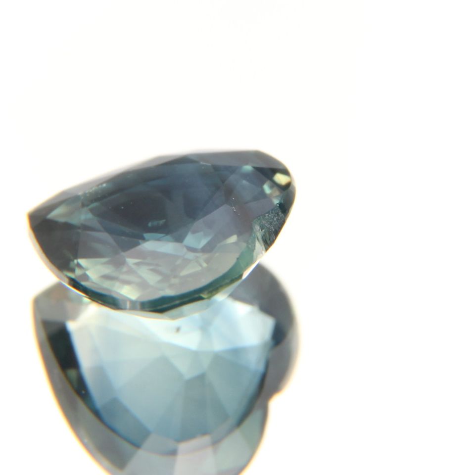 zweifarbiger Saphir 1.04 ct