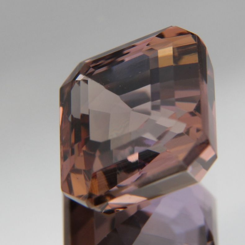 Zoisite 4.38 ct